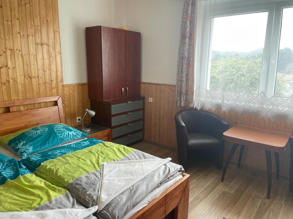 Hotel Penzion Fontana Náměšť nad Oslavou Exterior foto