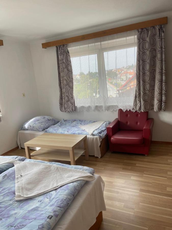 Hotel Penzion Fontana Náměšť nad Oslavou Exterior foto